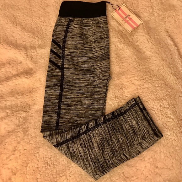 Pants - Capri high waisted active leggings Pants - Capri high waisted active leggings